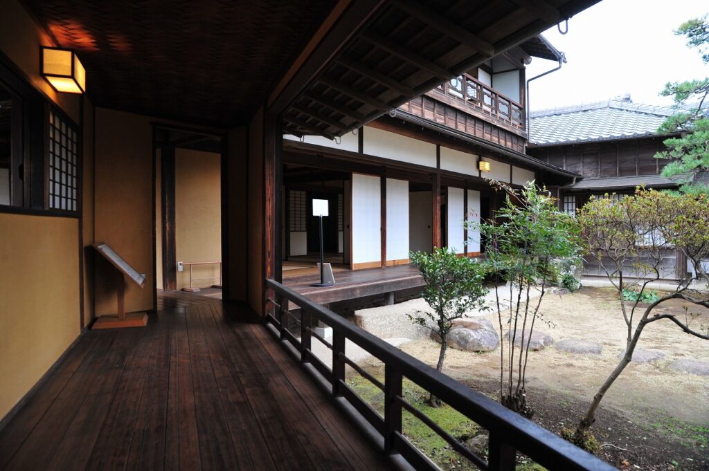 武家屋敷（旧堀田邸）の写真。北総屈指の歴史スポット。